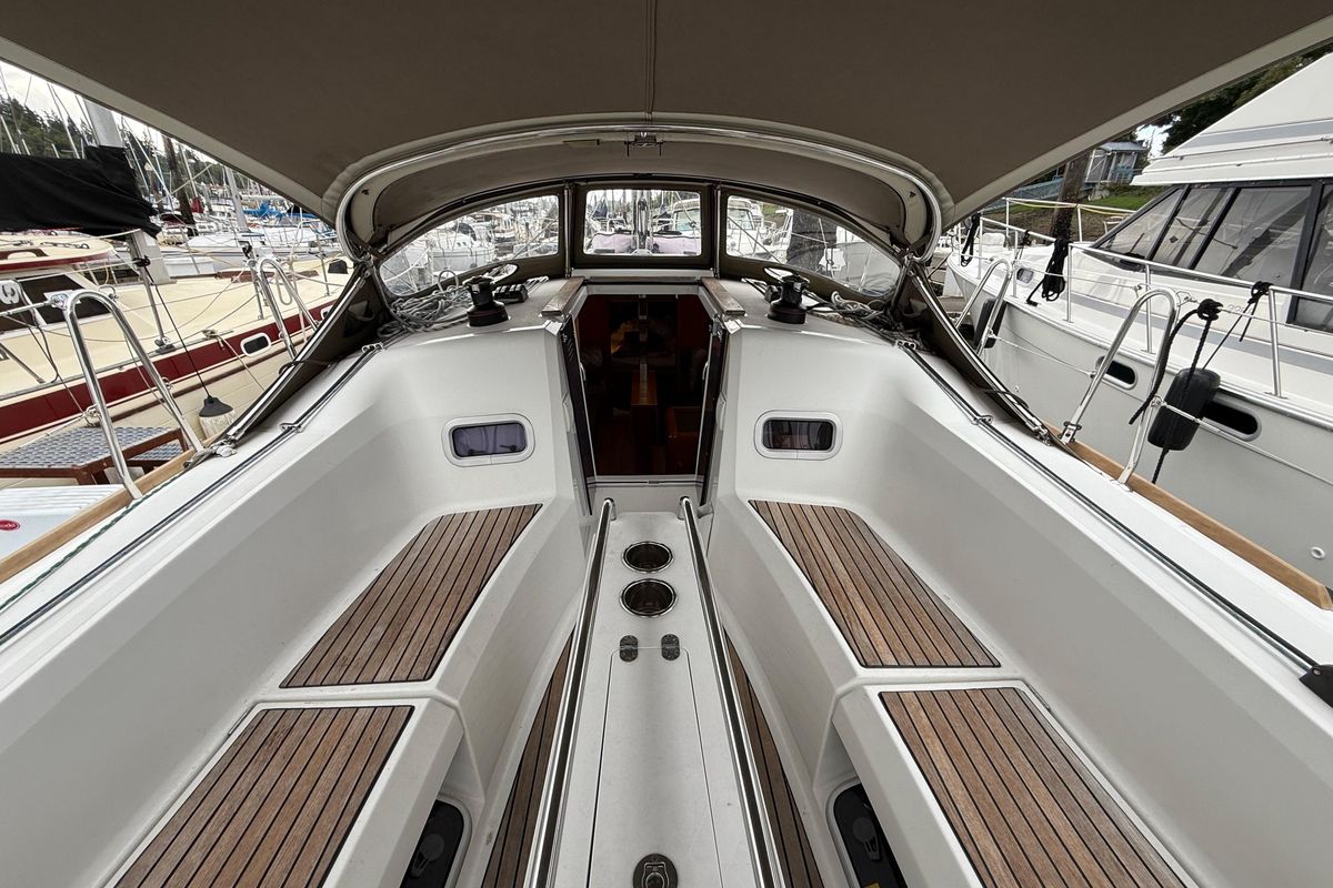 2016 Jeanneau Sun Odyssey 349