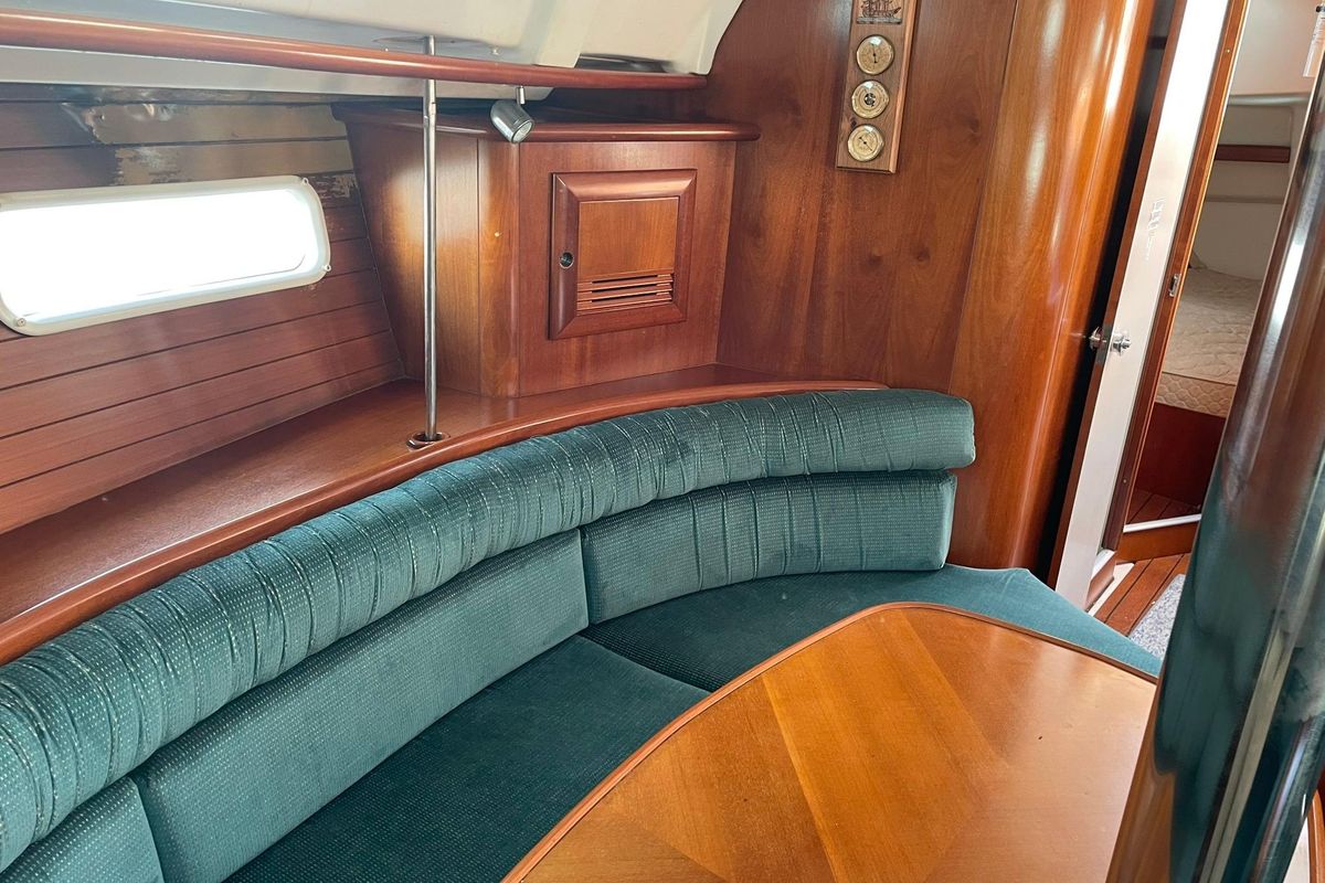 2000 Beneteau 361