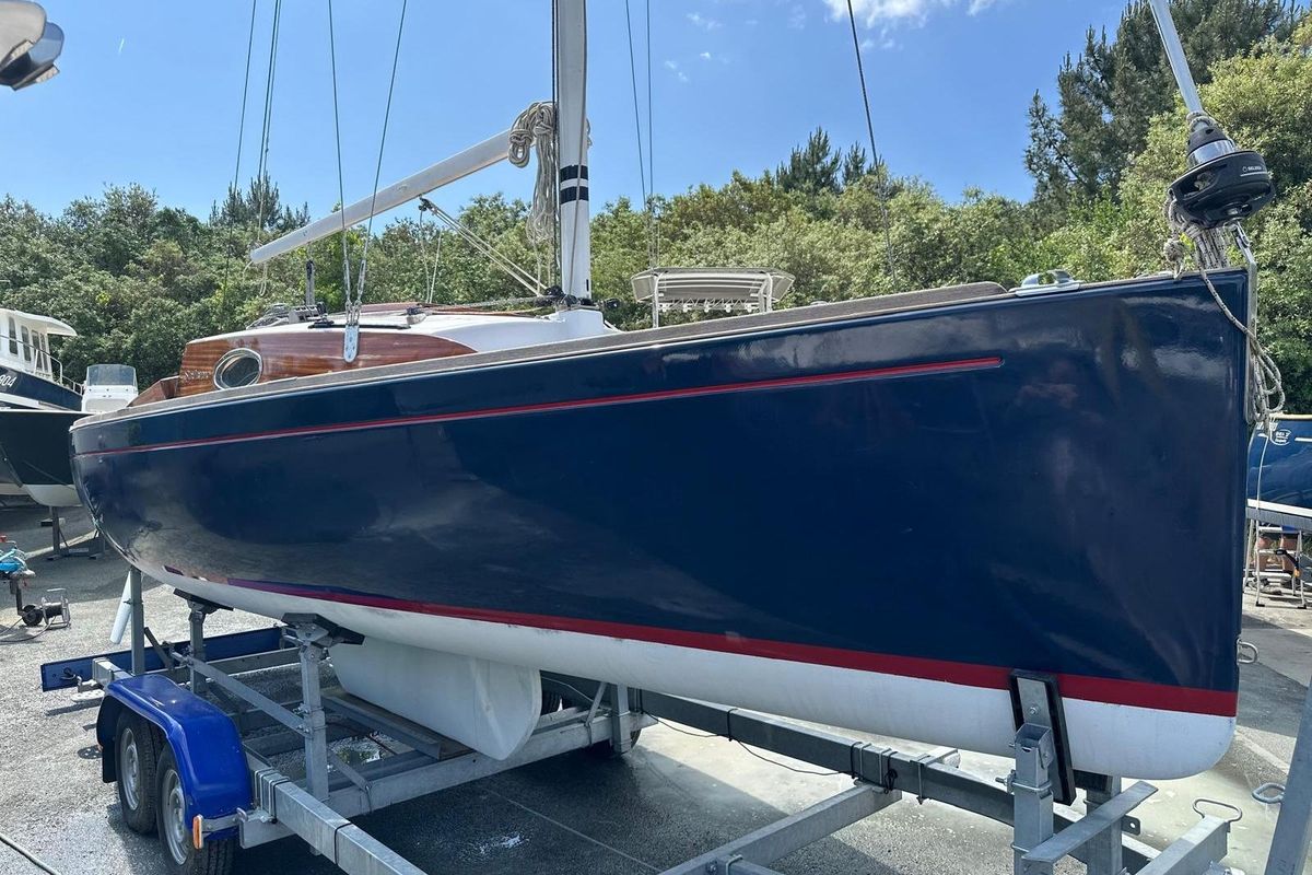 2004 AP Yachting Solenn 23