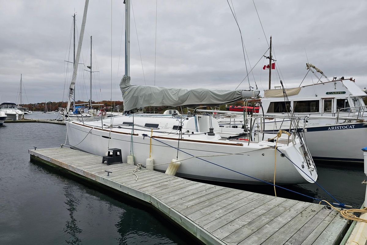 2003 Beneteau First 36.7 for sale in Halifax, Nova Scotia, Canada 36 ft