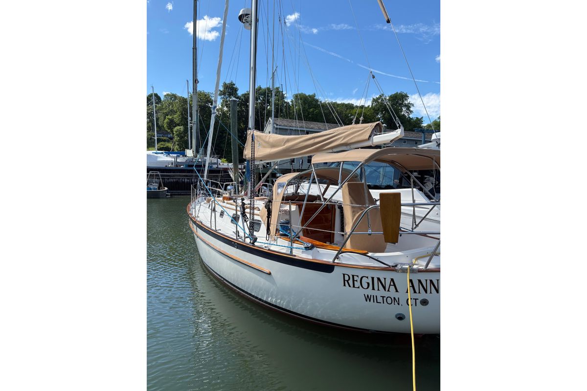 1997 Pacific Seacraft Crealock 34