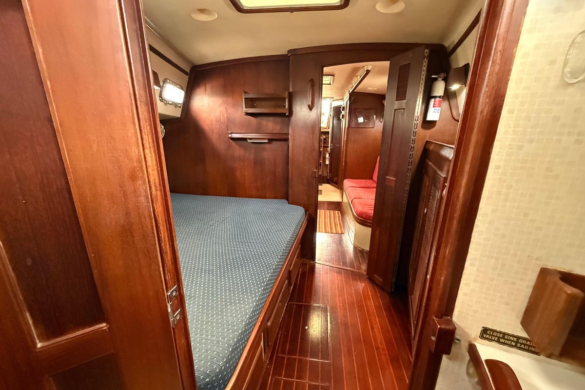 1994 Island Packet 40