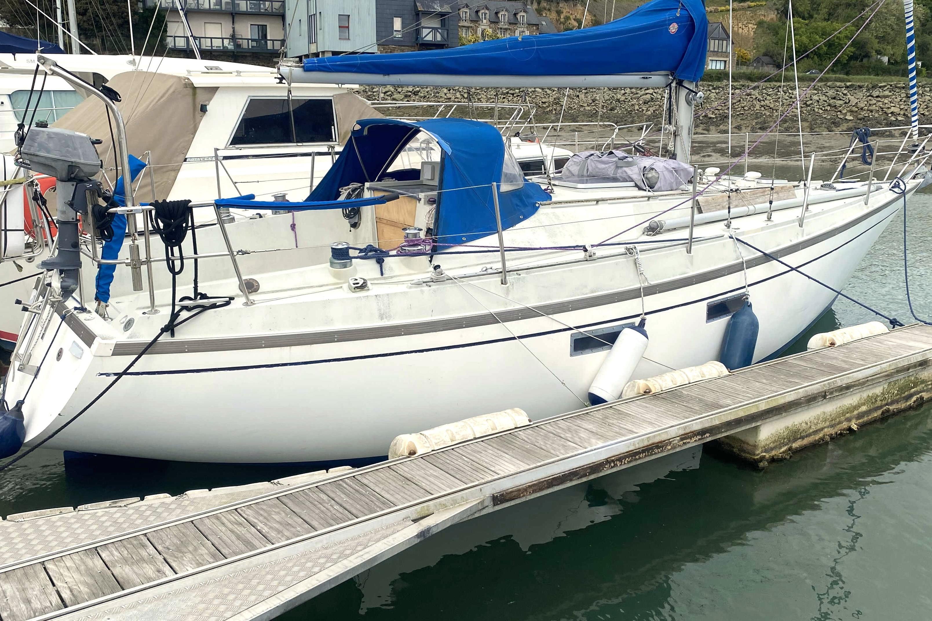 1977 Dufour 34 for sale in Saint-Malo, Ille-et-Vilaine, France