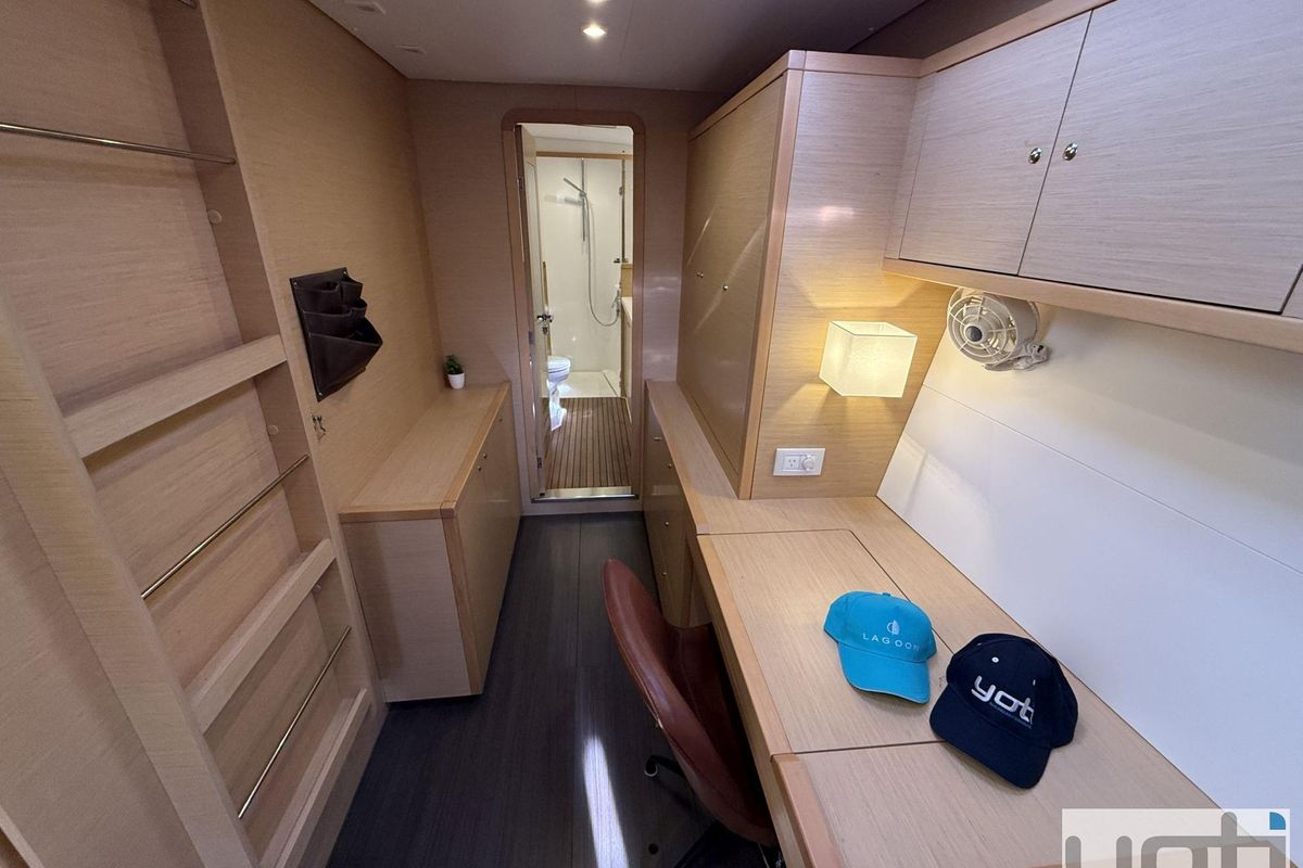 2017 Lagoon 450 F for sale in Safety Beach, Victoria, Australia 46 ft
