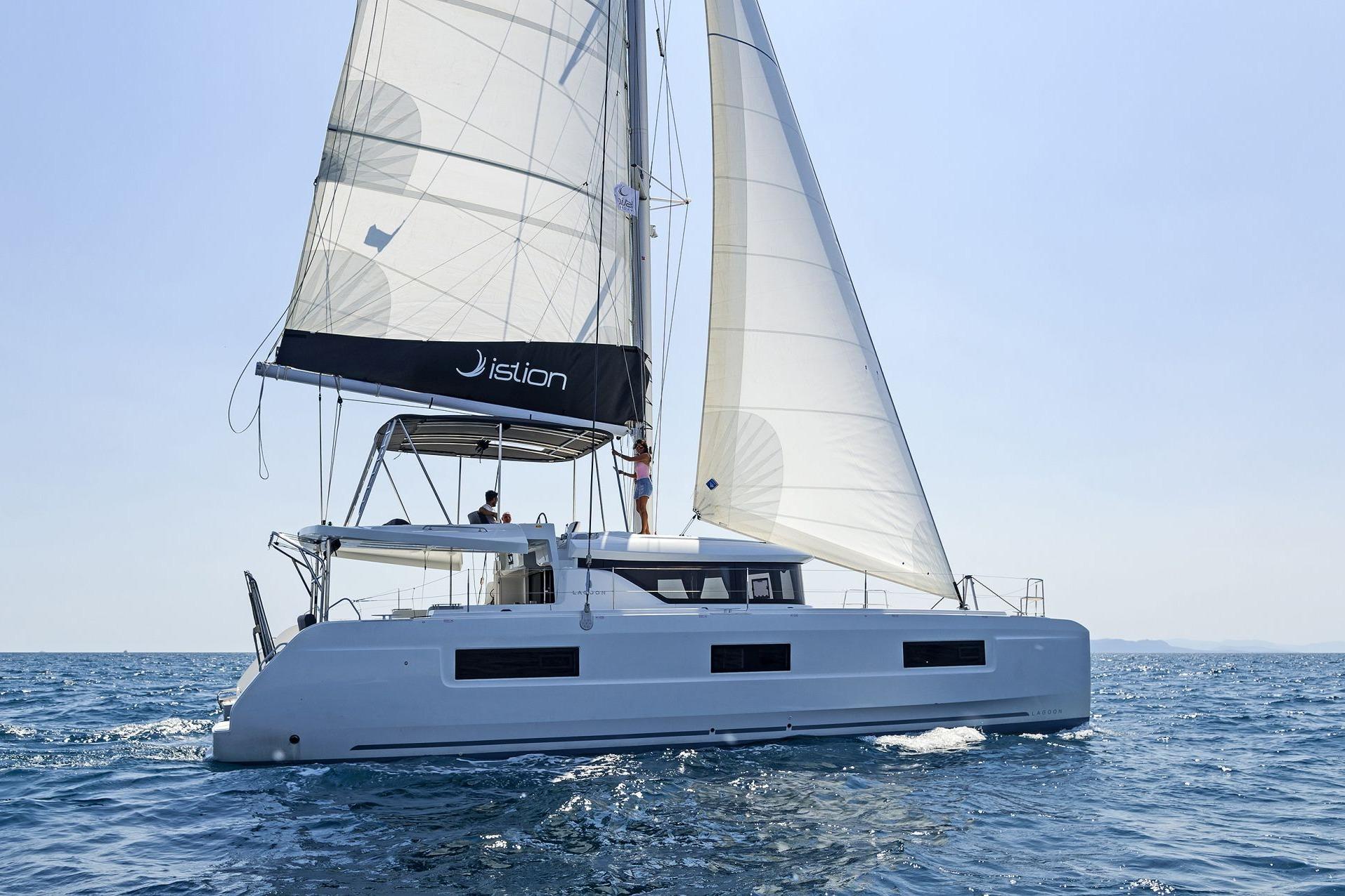 2021 Lagoon 46
