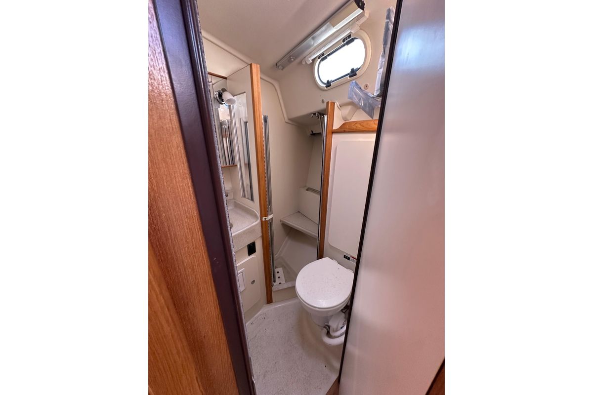 2004 Catalina 350