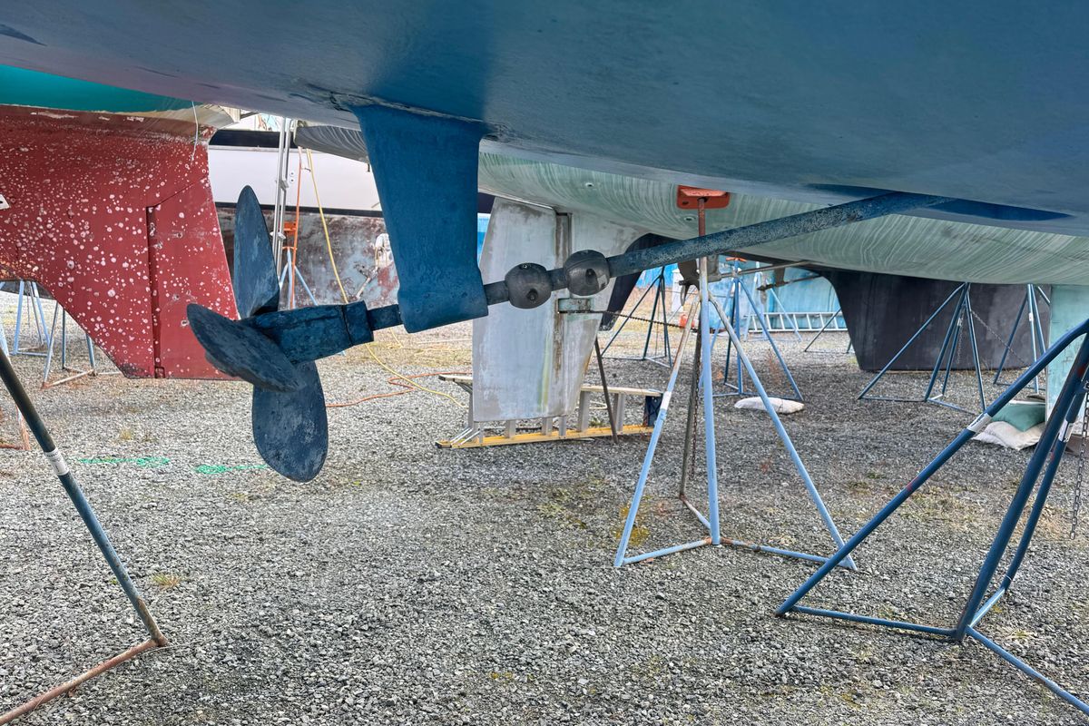 2004 Hunter 38
