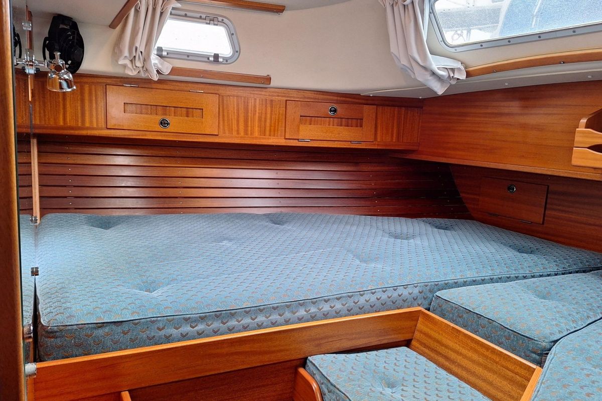 2001 Hallberg-Rassy 39