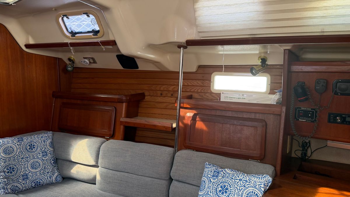 1996 Hunter 37.5
