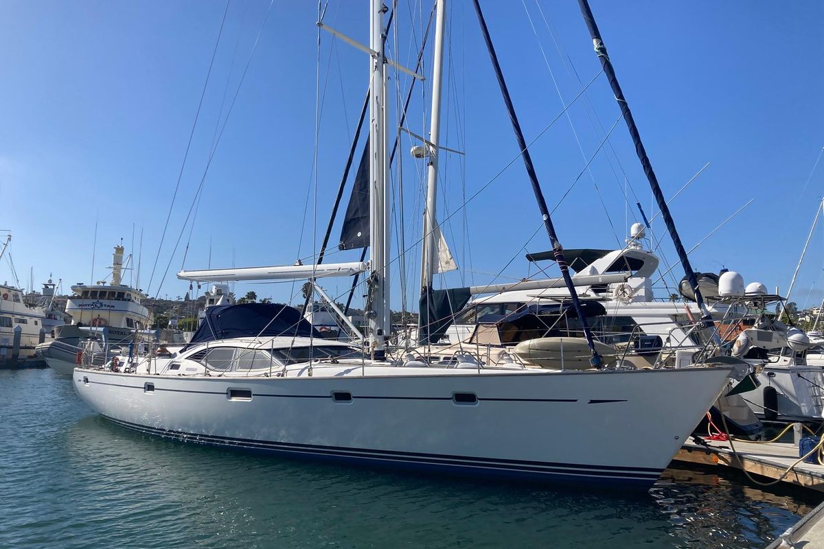 2008 Oyster 56 Deck Saloon