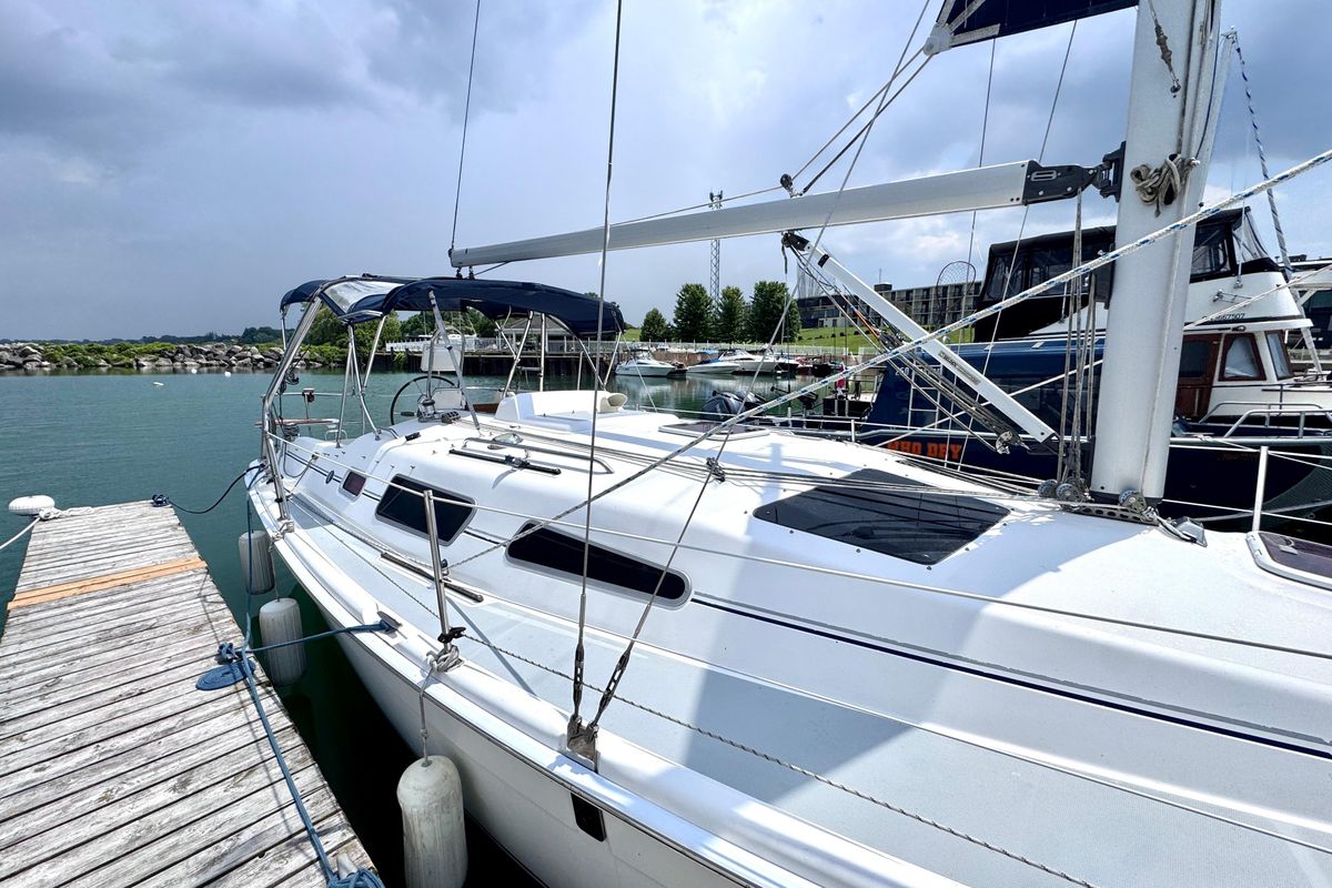 2006 Hunter 33