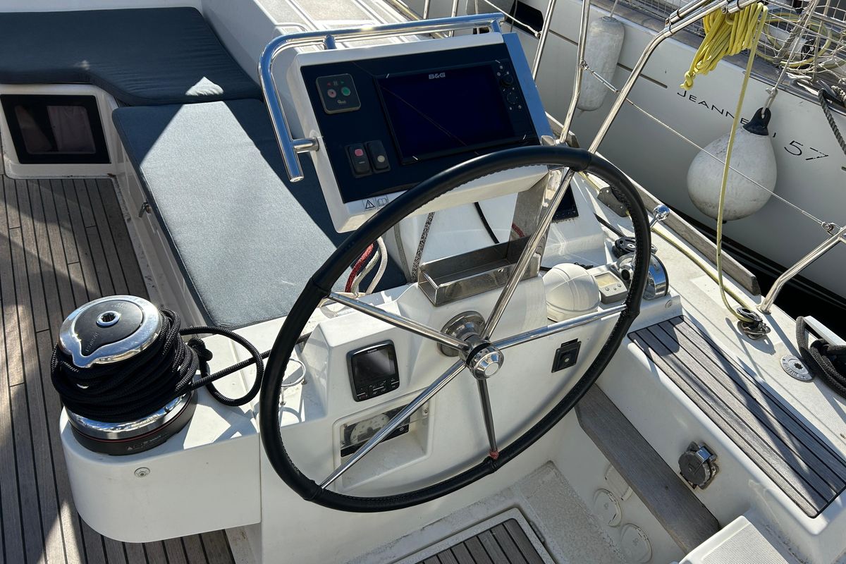 2015 Beneteau Oceanis 55
