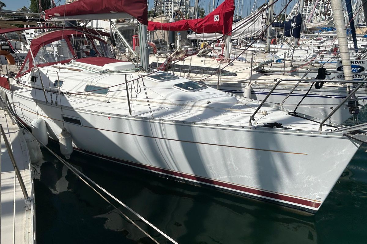2000 Beneteau Oceanis Clipper 311