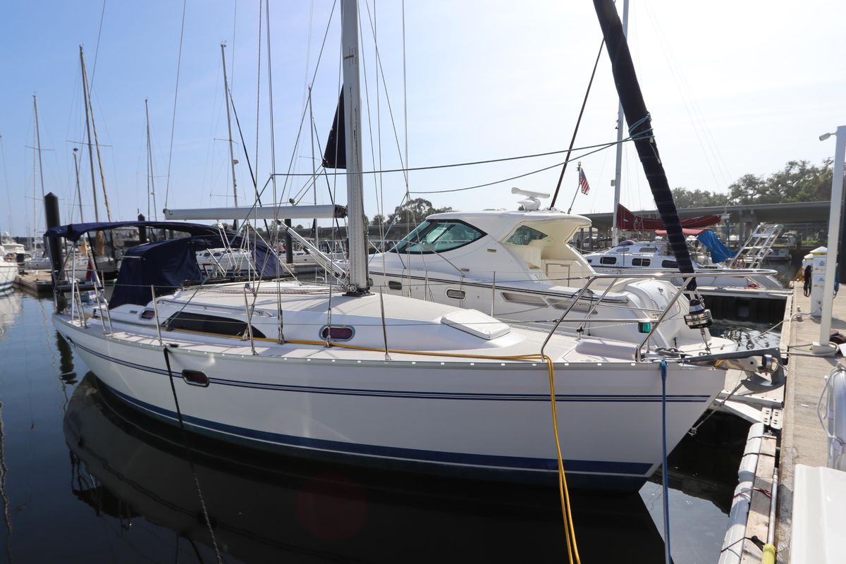 2011 Catalina 355 for sale in St Petersburg, Florida 35 ft