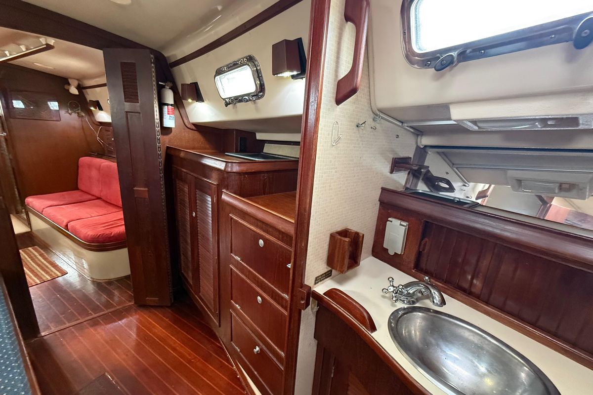 1994 Island Packet 40