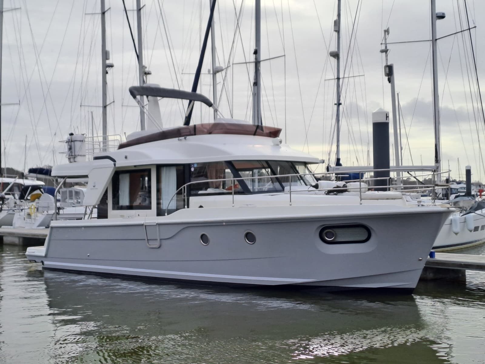 2020 Beneteau Swift Trawler 41 Fly for sale in Mercury Yacht Harbour, Hamble, United Kingdom