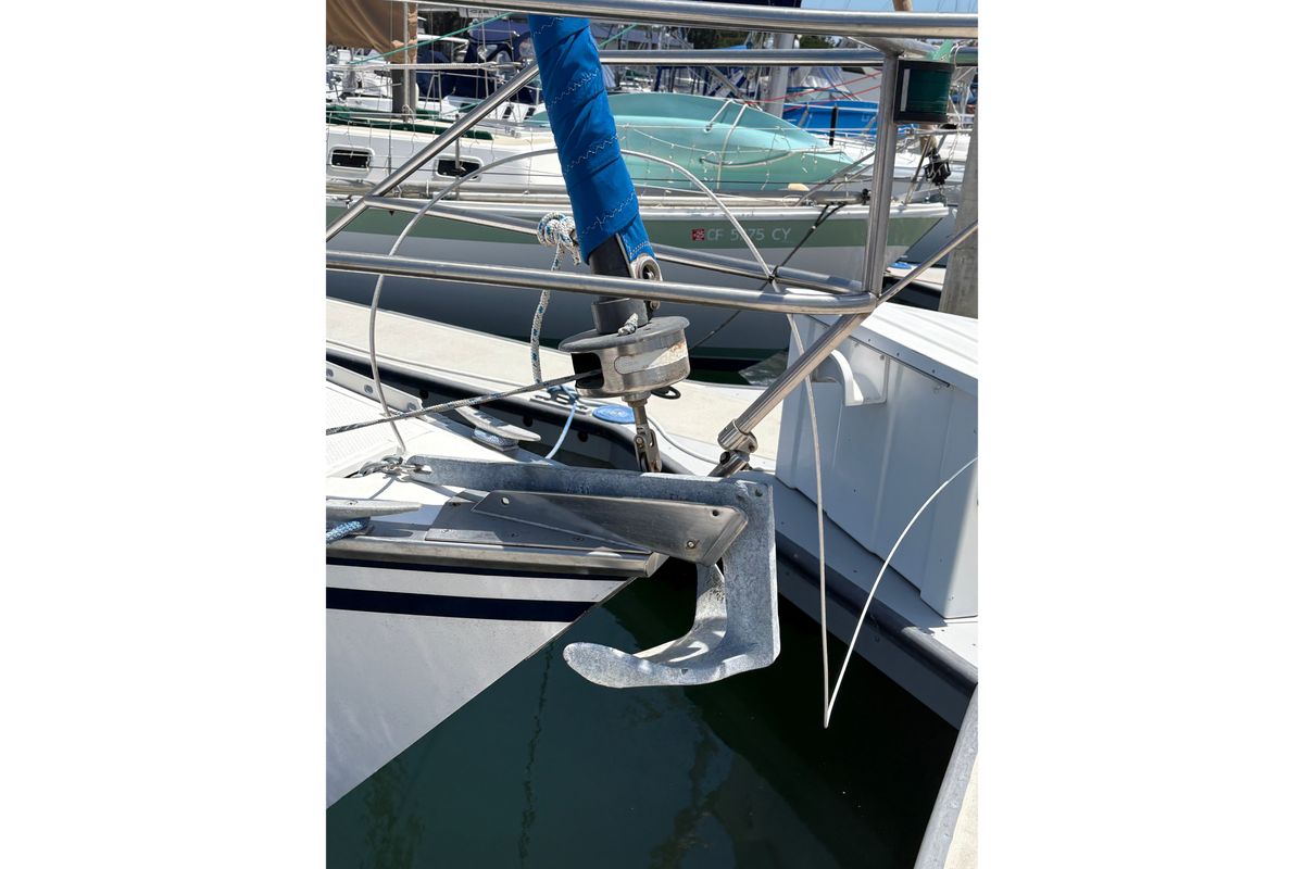 1984 Hunter 34