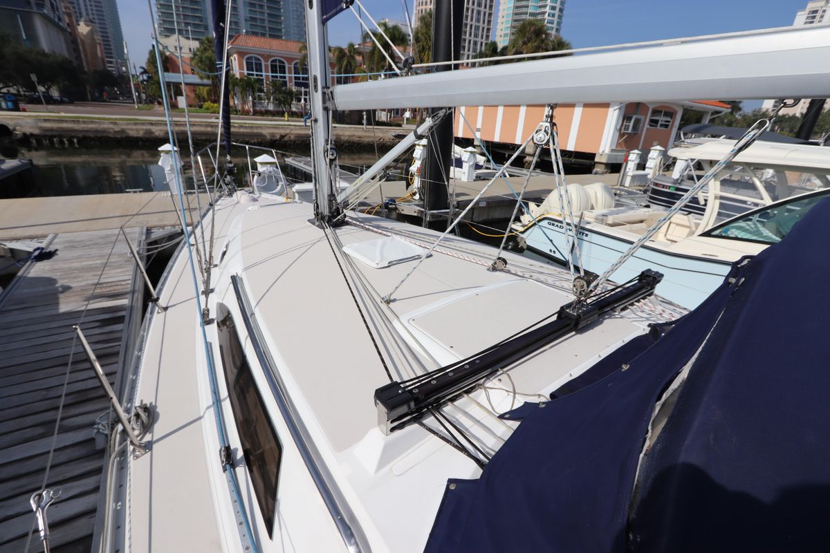 2011 Catalina 355