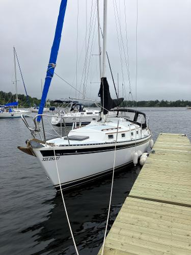 1982 Aloha 8.5