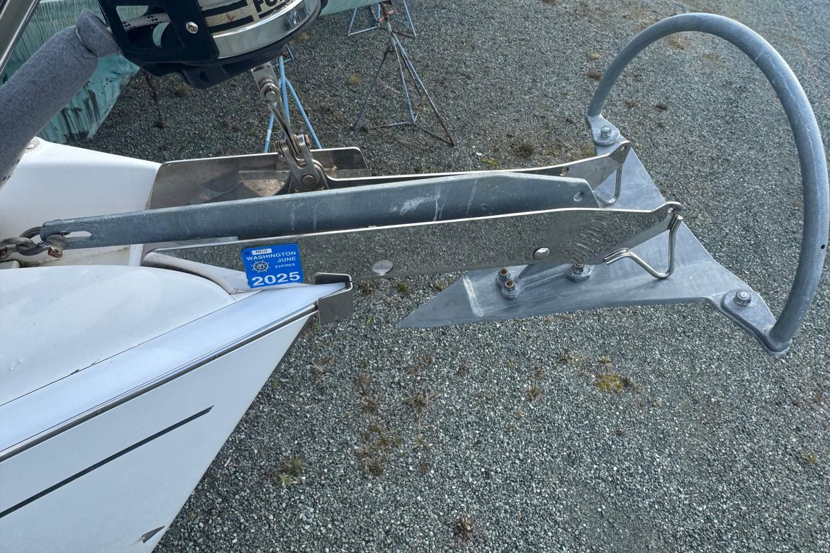 2004 Hunter 38