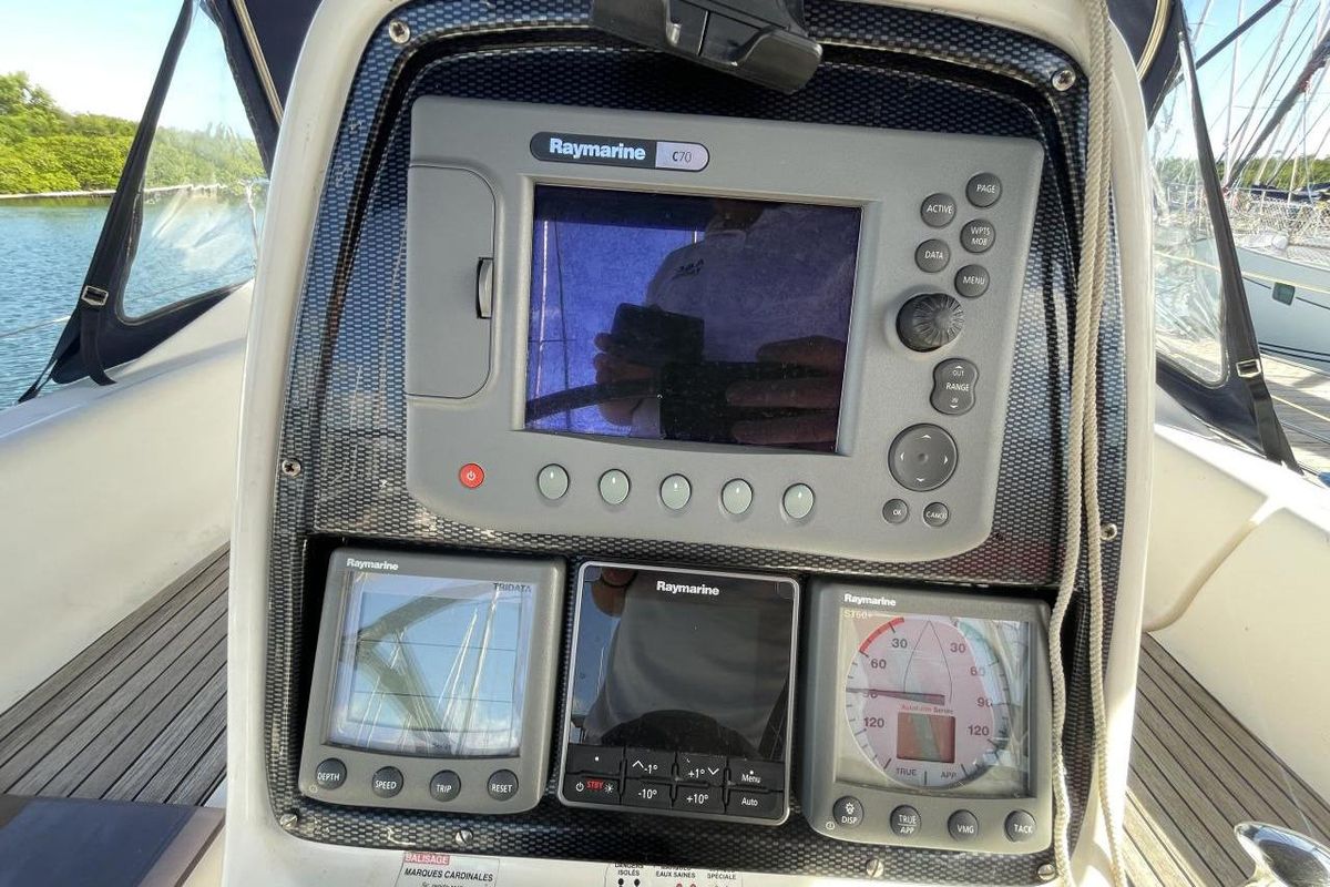 2006 Bavaria Cruiser 33