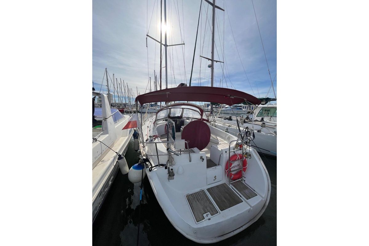 2002 Beneteau Oceanis Clipper 411