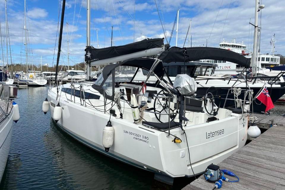 2023 Jeanneau Sun Odyssey 380 for sale in Lymington, Hampshire, United Kingdom