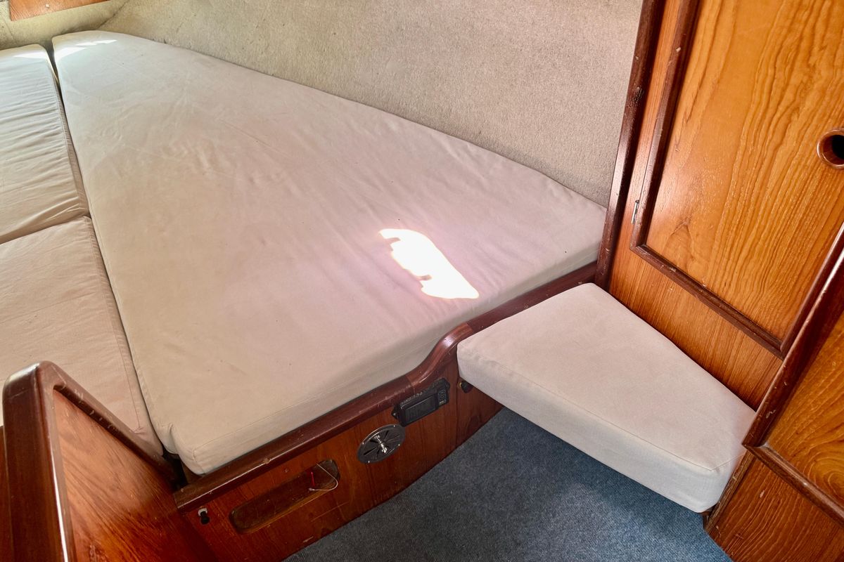 1988 Jeanneau Sun Light 30
