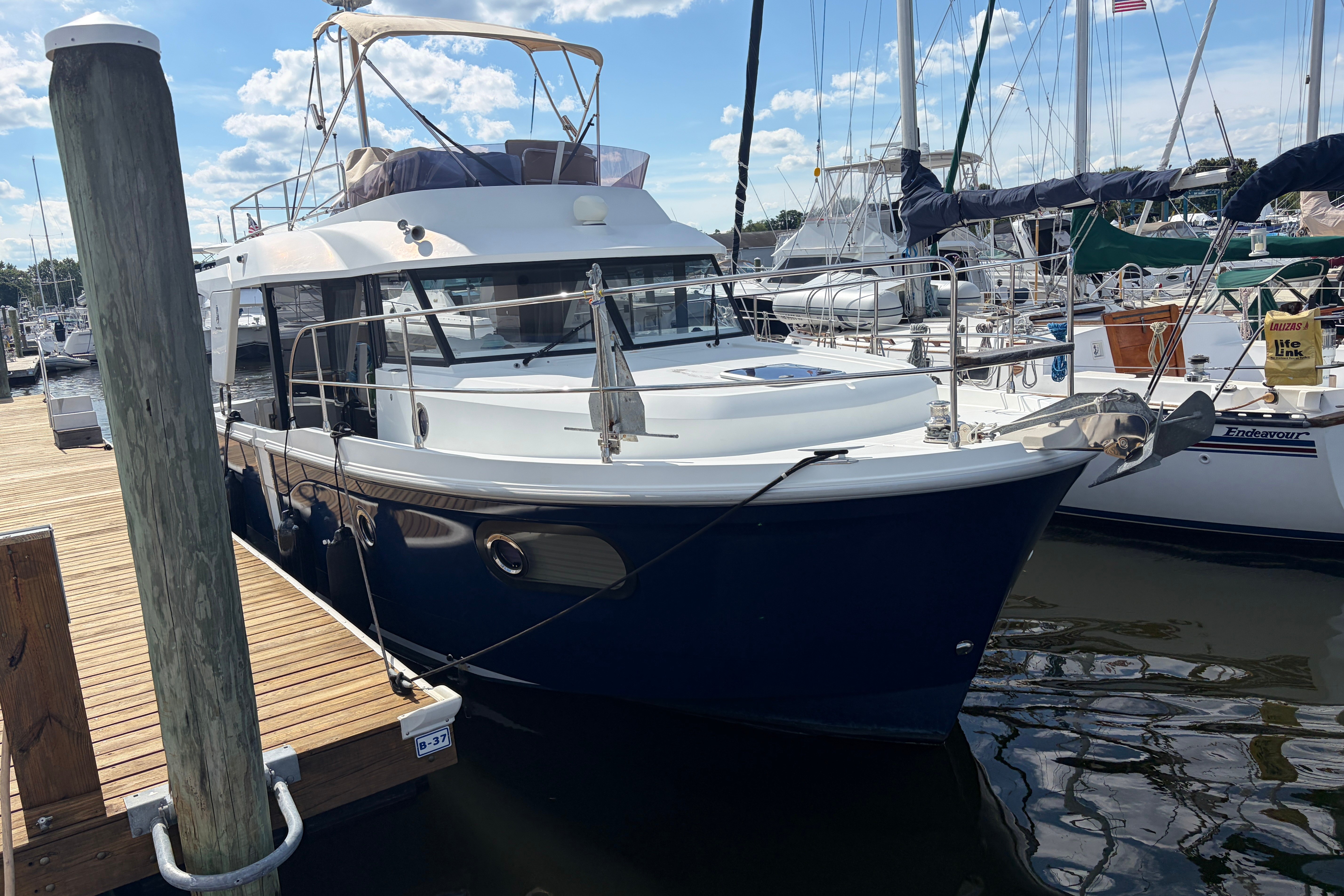 2017 Beneteau Swift Trawler 30 for sale in Warwick, Rhode Island