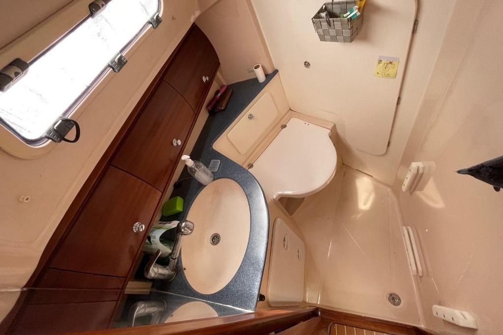 2003 Bavaria 32