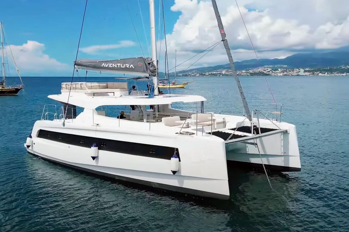 2025 Aventura 45
