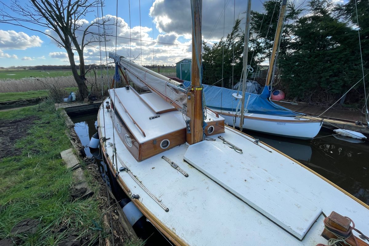 1986 E Sailing Yachts Easticks 28