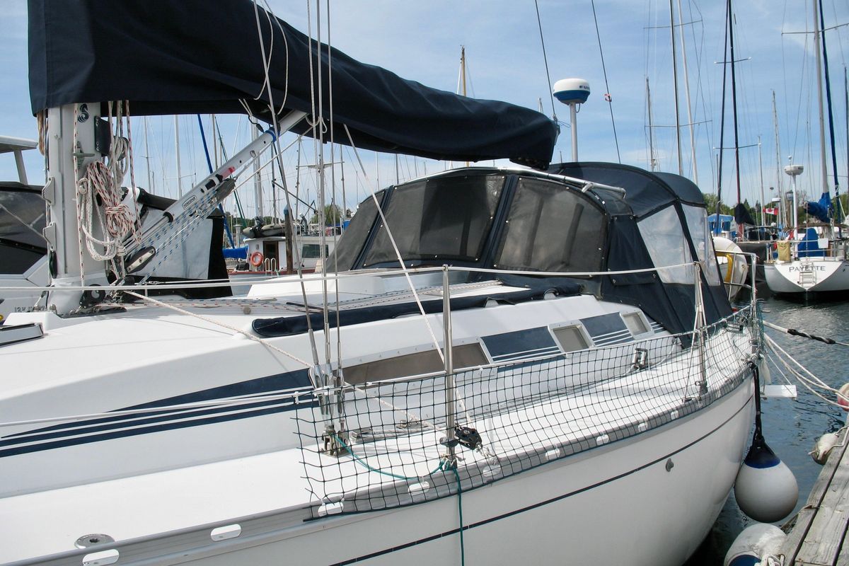 1985 Beneteau First 375