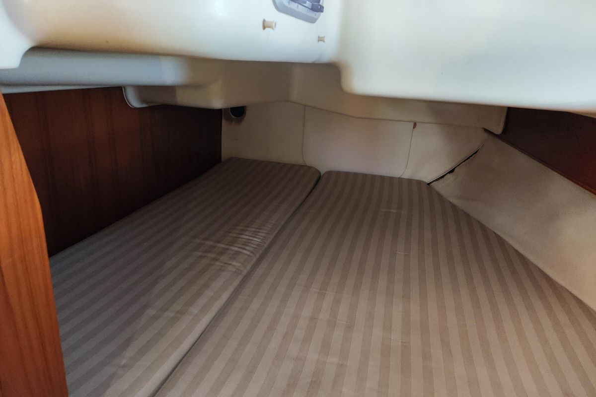 1998 Jeanneau Sun Odyssey 40 DS