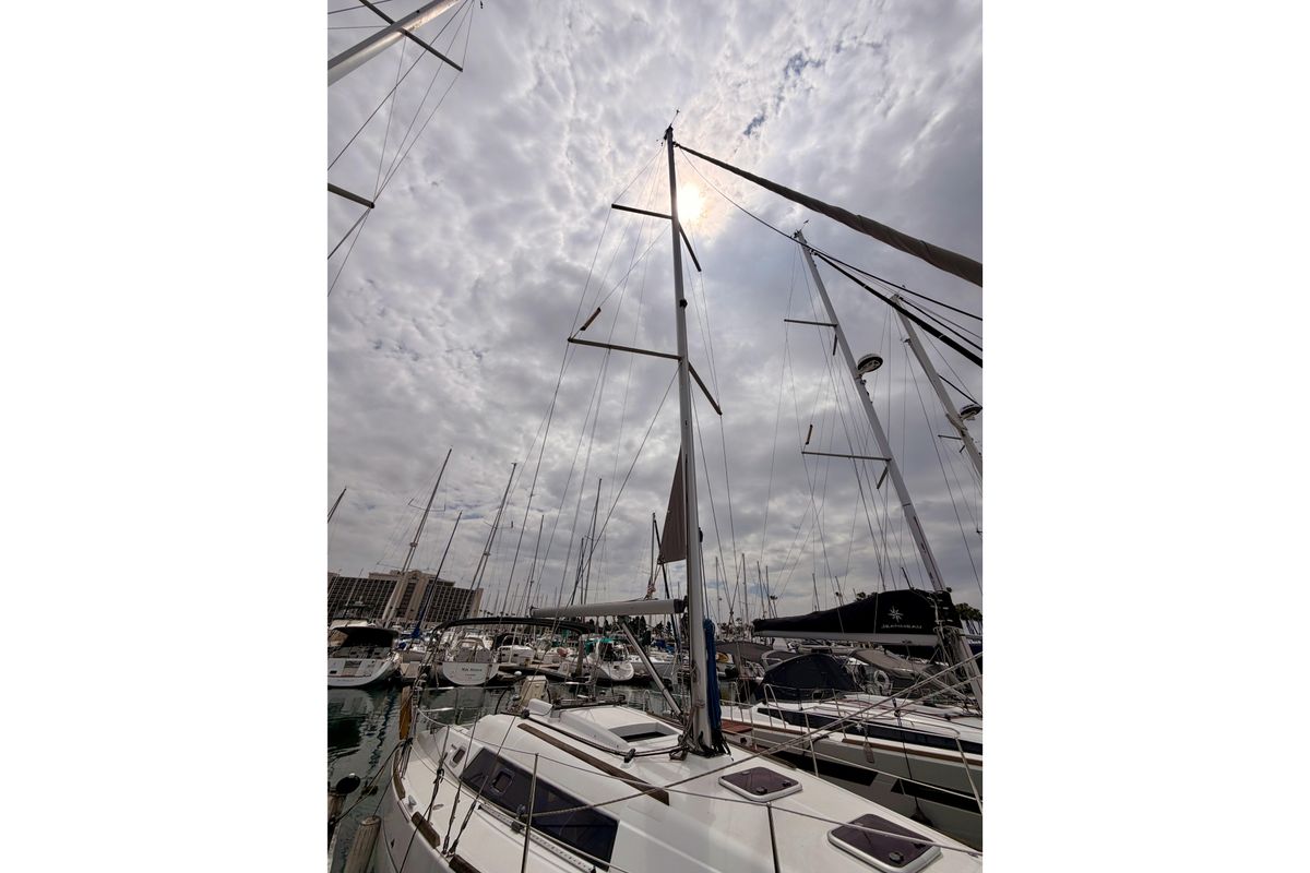 2010 Beneteau Oceanis 34