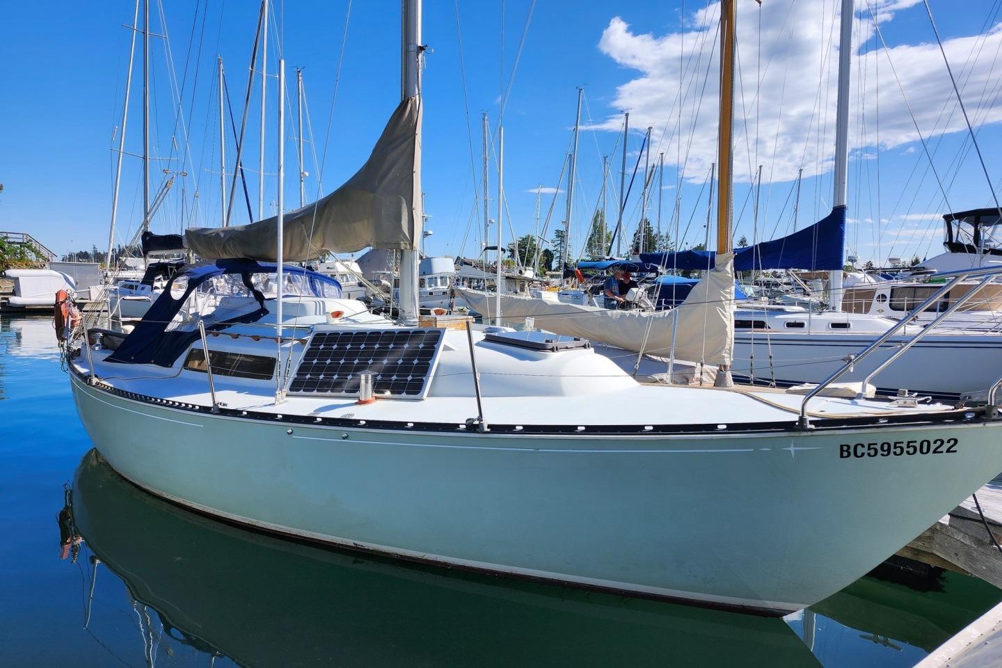 1982 C&C 30 for sale in Victoria, British Columbia, Canada