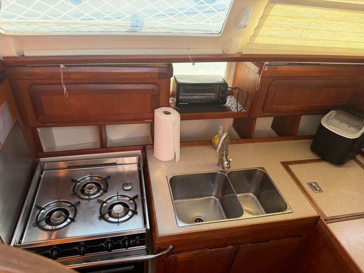 1996 Hunter 37.5