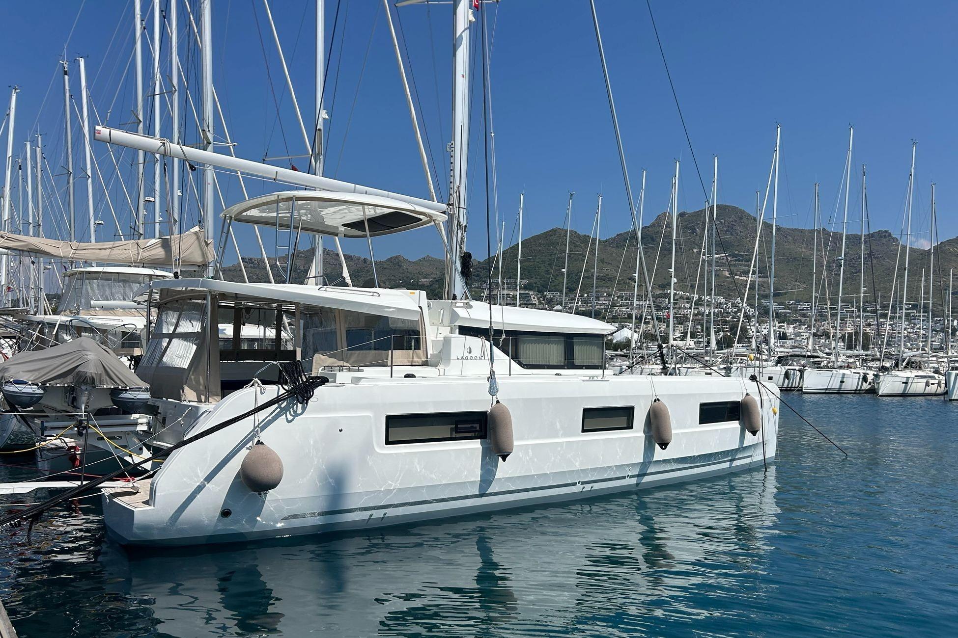 2021 Lagoon 46 Boats