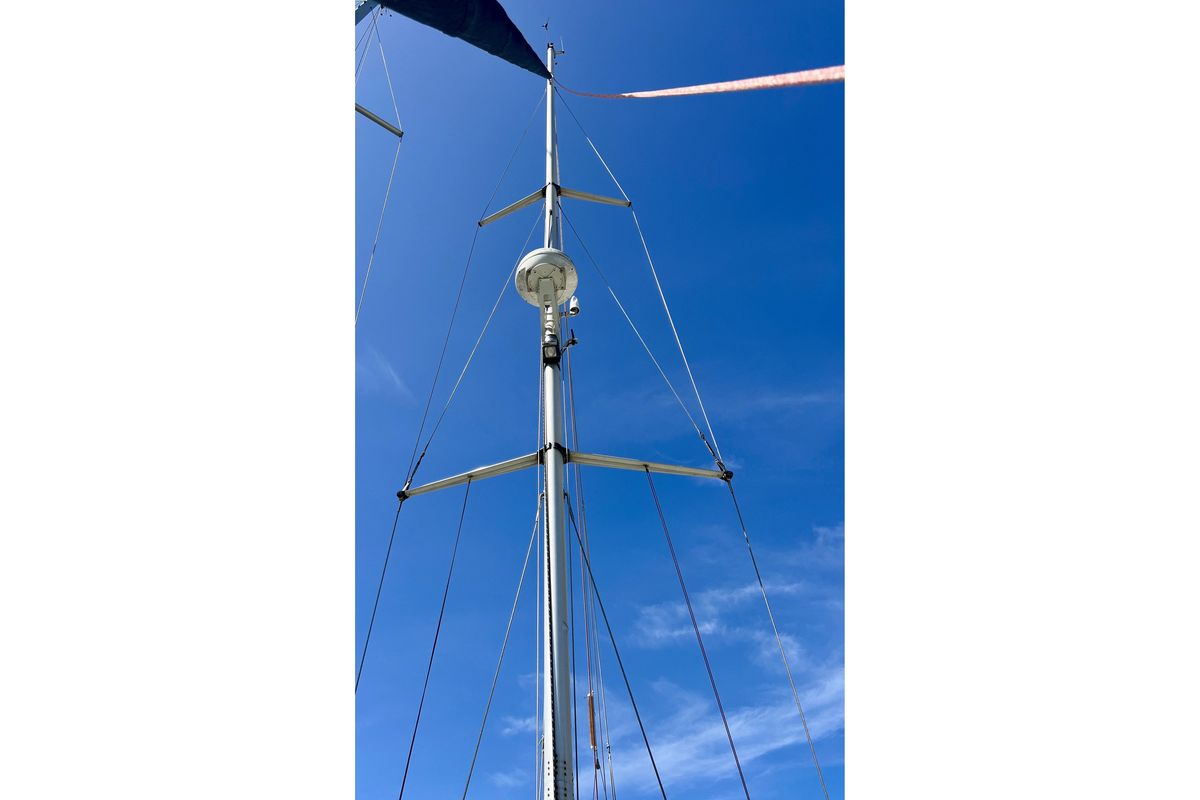 2002 Bavaria 37