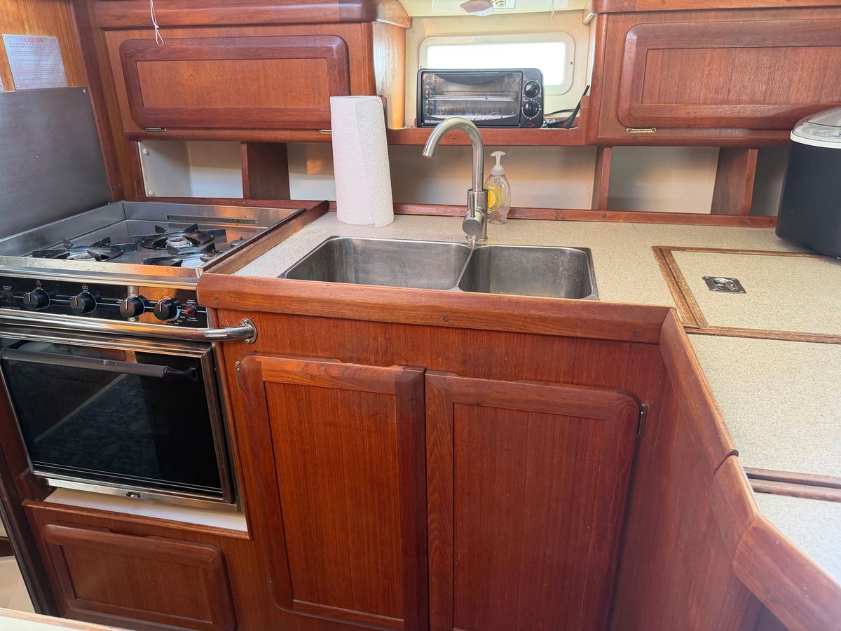 1996 Hunter 37.5