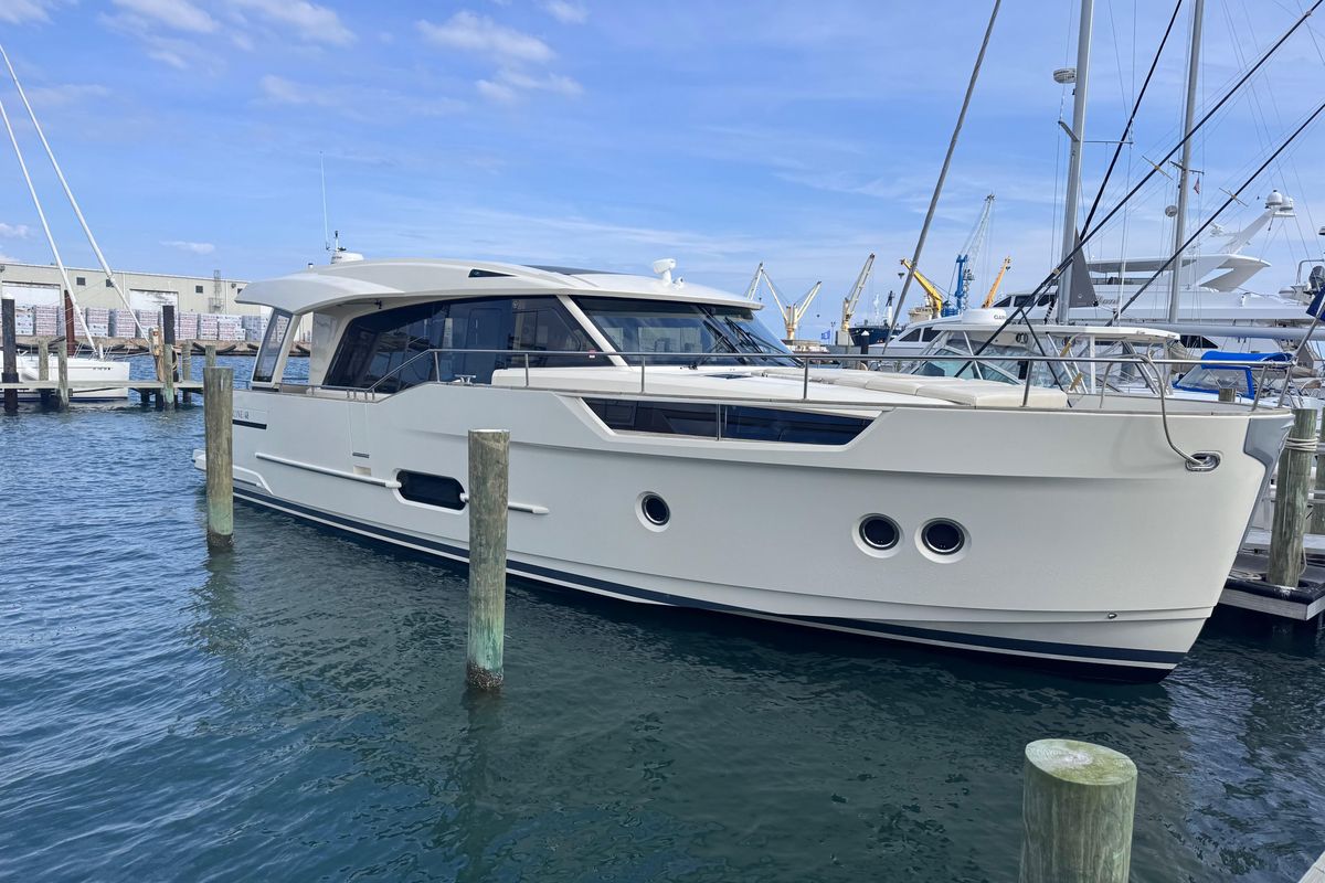 2019 Greenline 48 Coupe