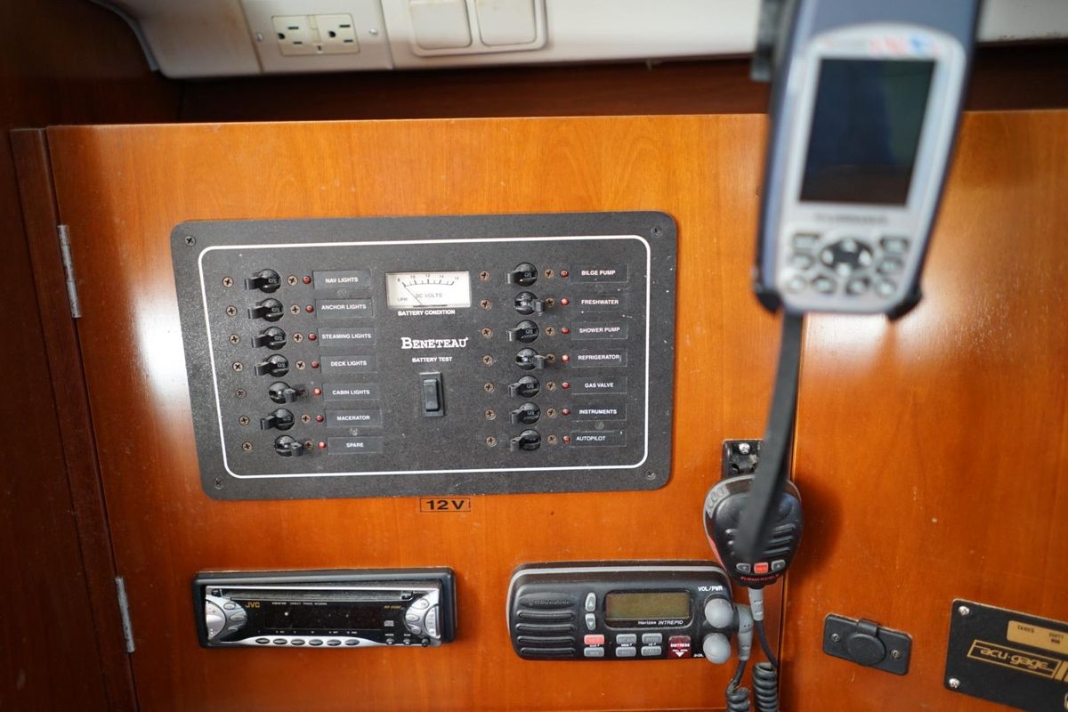 2003 Beneteau Oceanis Clipper 361