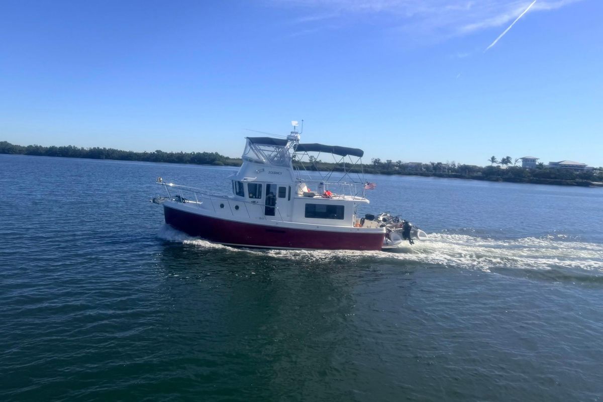2012 American Tug 365 Flybridge