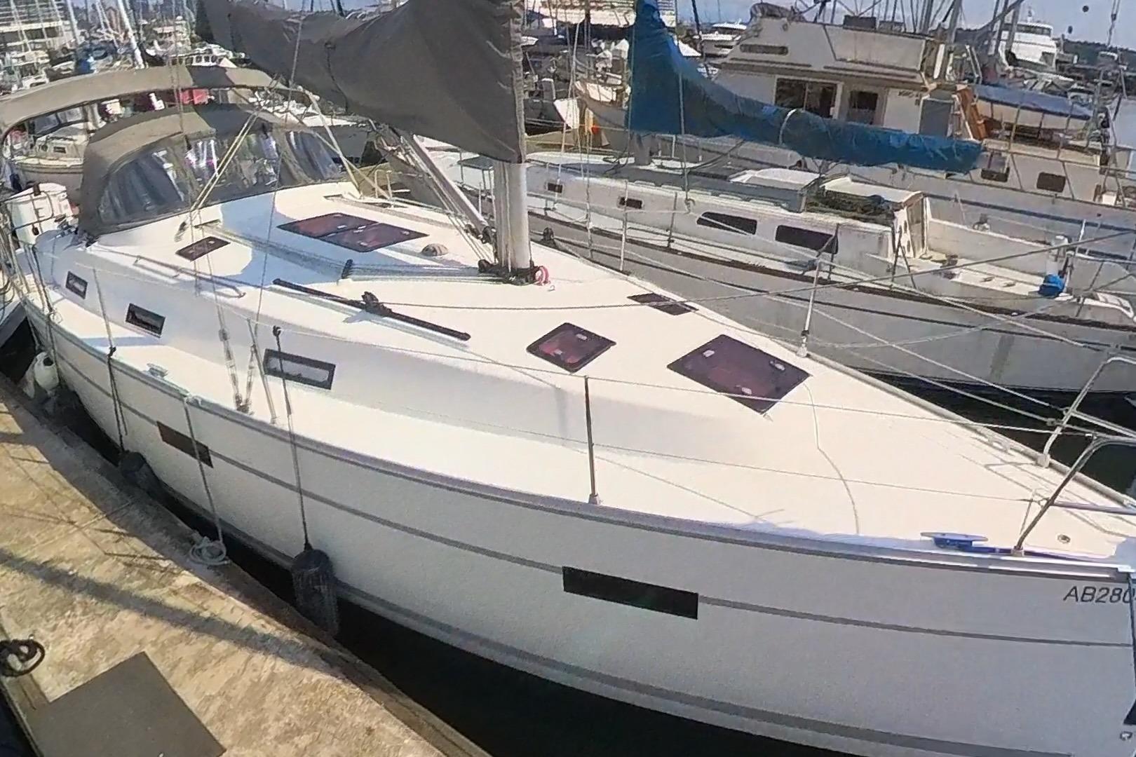 2011 Bavaria Cruiser 36