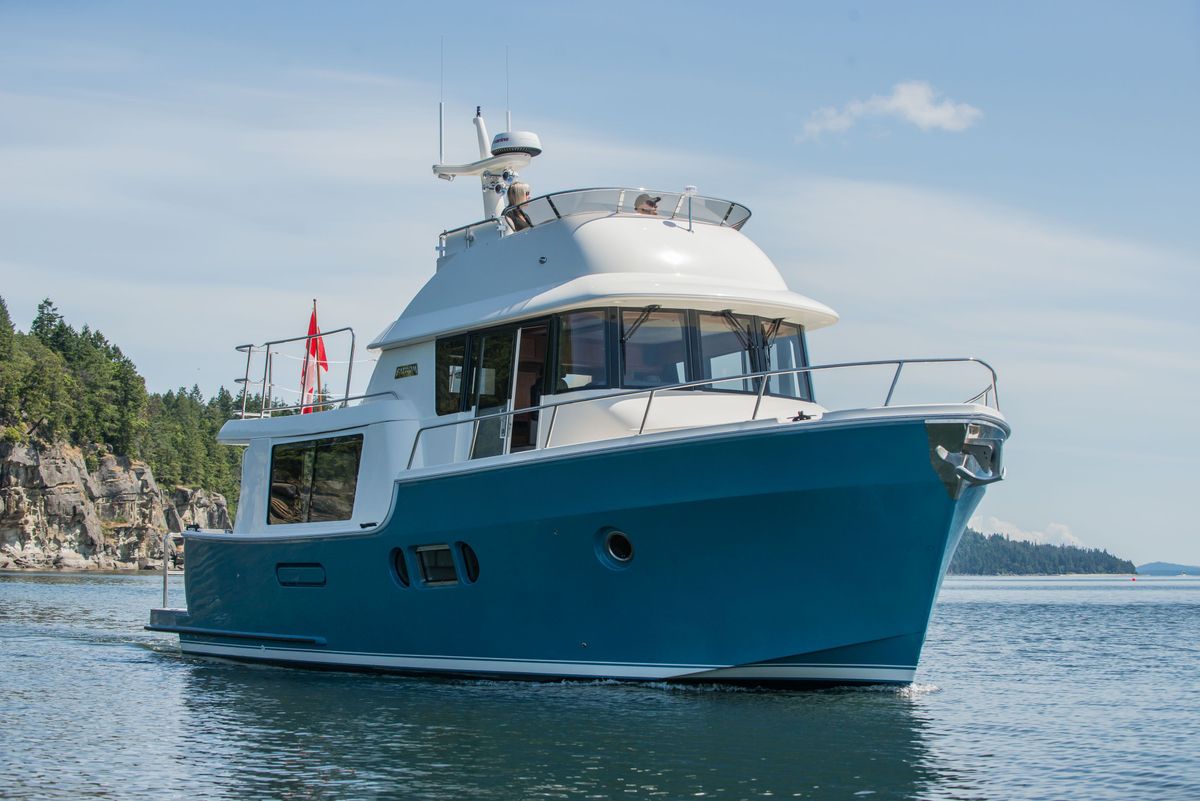 2018 Fathom Yachts 43 Fly Bridge