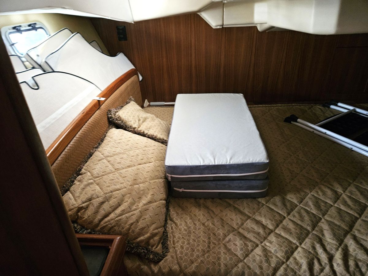2007 Hunter 41 Aft Cockpit