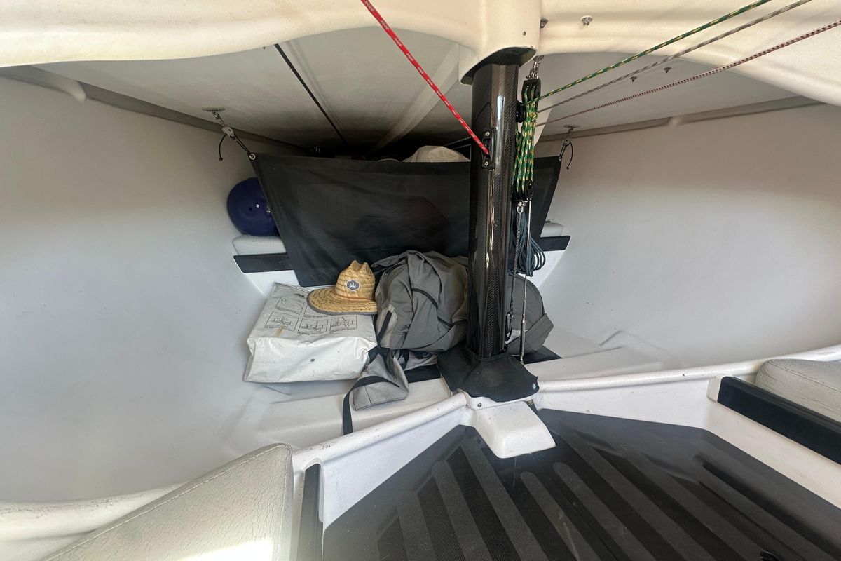 2006 Maxi Dolphin Cross Current 33
