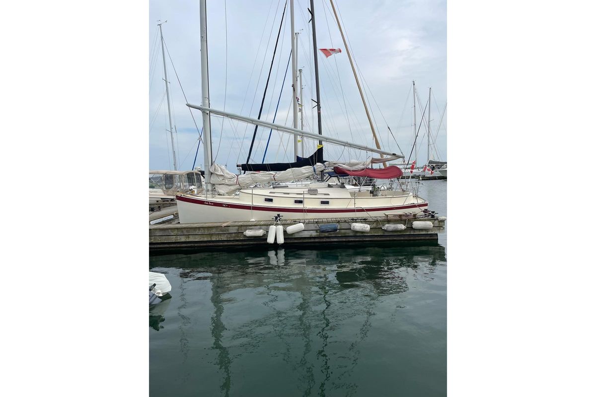1980 Hinterhoeller Nonsuch 30 Classic