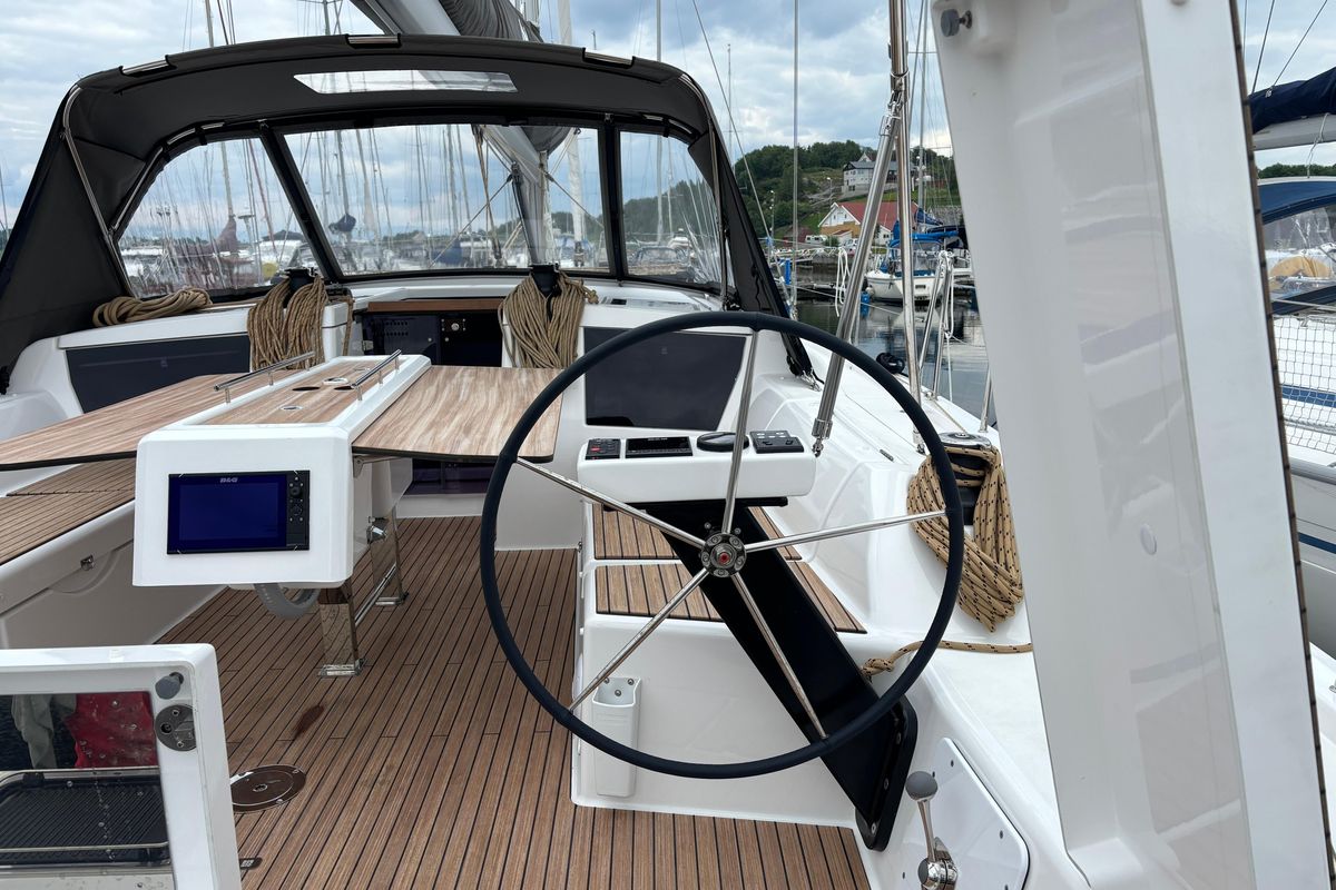 2024 Dufour 430