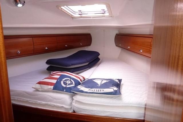 2004 Bavaria Cruiser 36